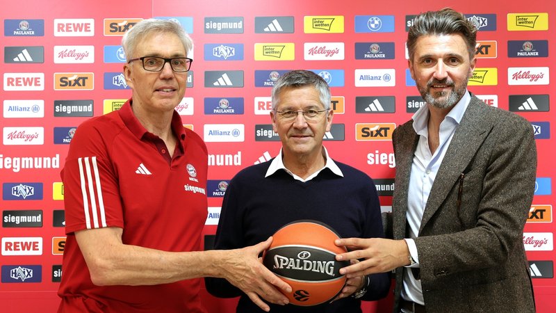 Gordon Herbert, Herbert Hainer und Marko Pesic (v.l.n.r.) | Bild: picture-alliance/dpa Gordon Herbert, Herbert Hainer und Marko Pesic (v.l.n.r.)