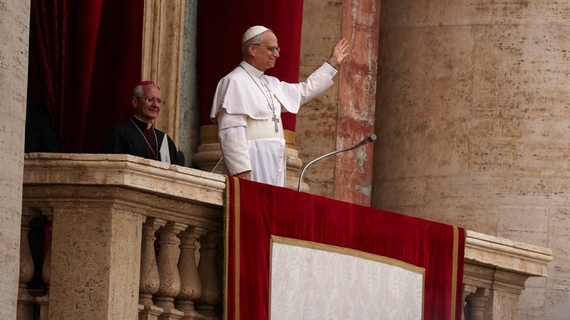 Erste Sonntagspredigt von Papst Leo: "Nie wieder Krieg" | Bild: REUTERS/Alkis Konstantinidis Erste Sonntagspredigt von Papst Leo: "Nie wieder Krieg"