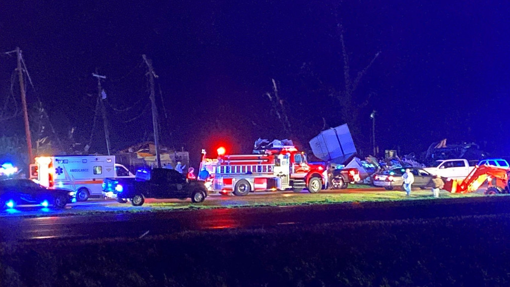 Tote durch Stürme und Tornado in USA | Bild: Mississippi Highway Patrol via Twitter/via REUTERS Tote durch Stürme und Tornado in USA