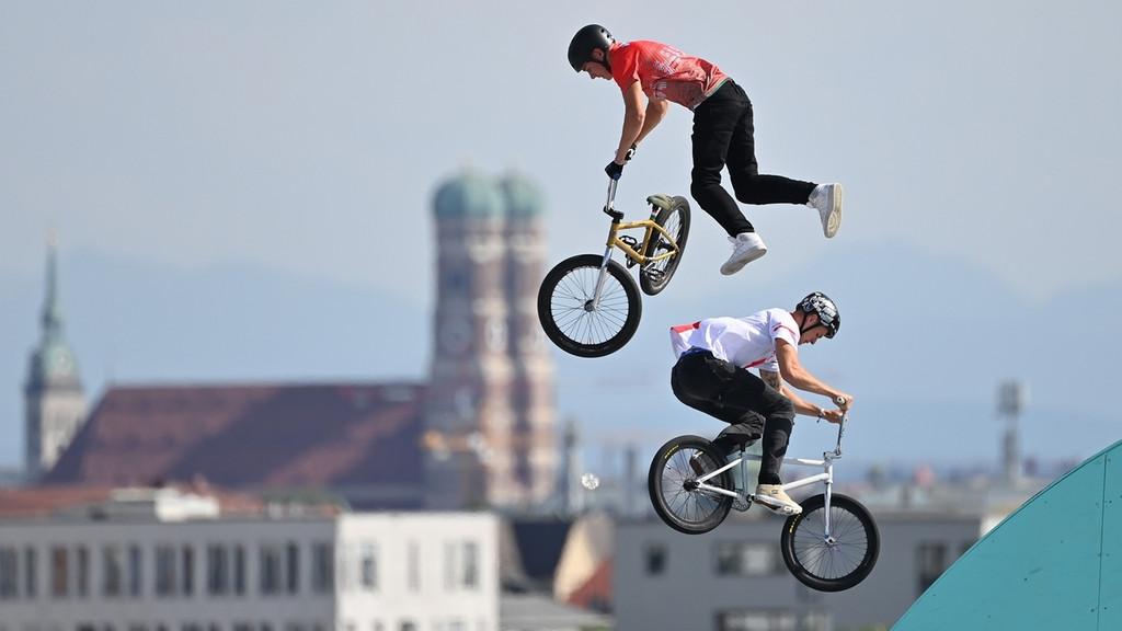 Akrobatische Action bietet die BMX-Europameisterschaft