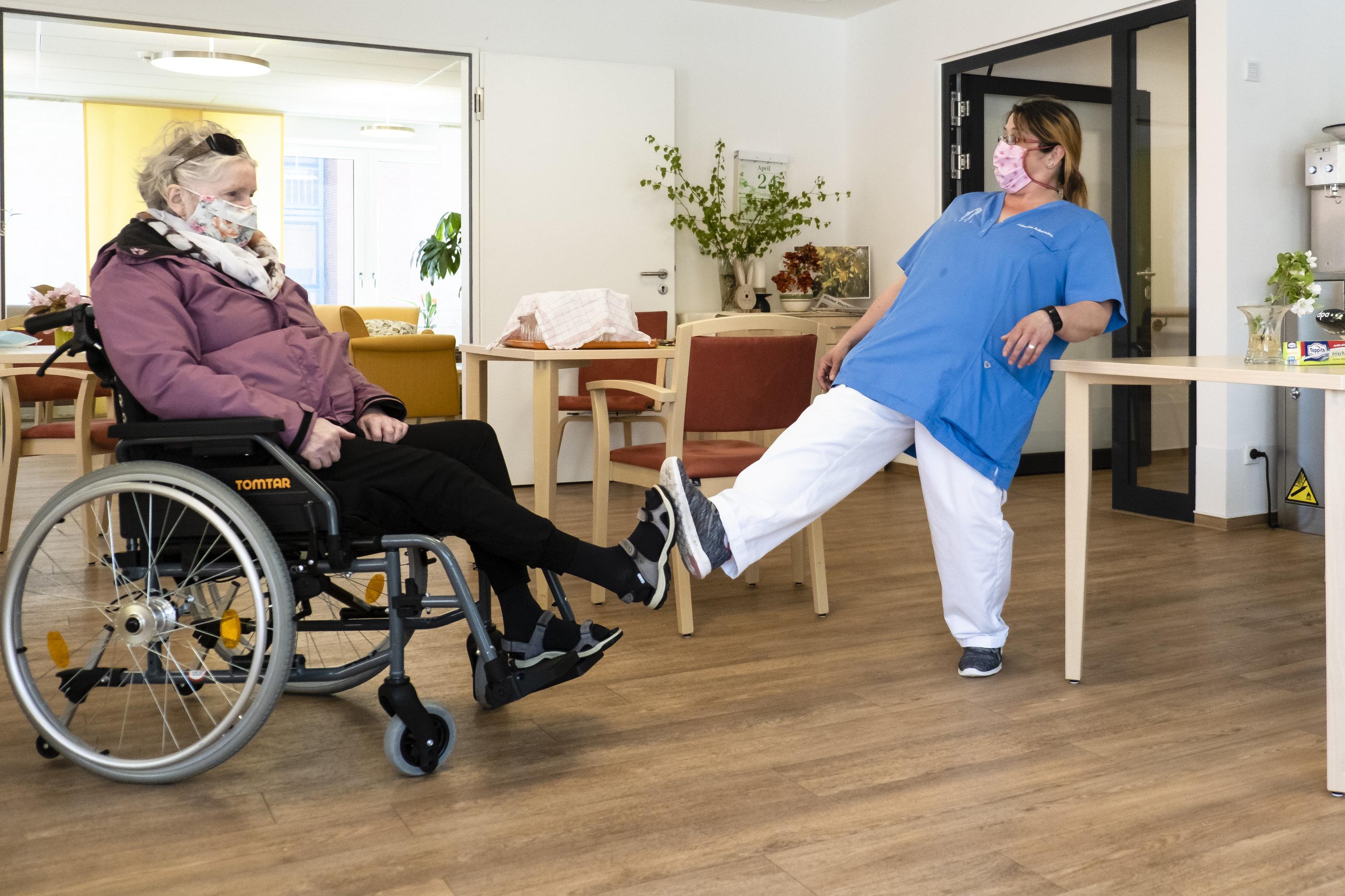 Besuche In Pflegeheimen Unter Auflagen Erlaubt Br24