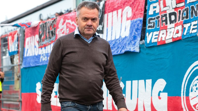 Hachings Präsident Manfred Schwabl. | Bild: picture-alliance / dpa Hachings Präsident Manfred Schwabl.