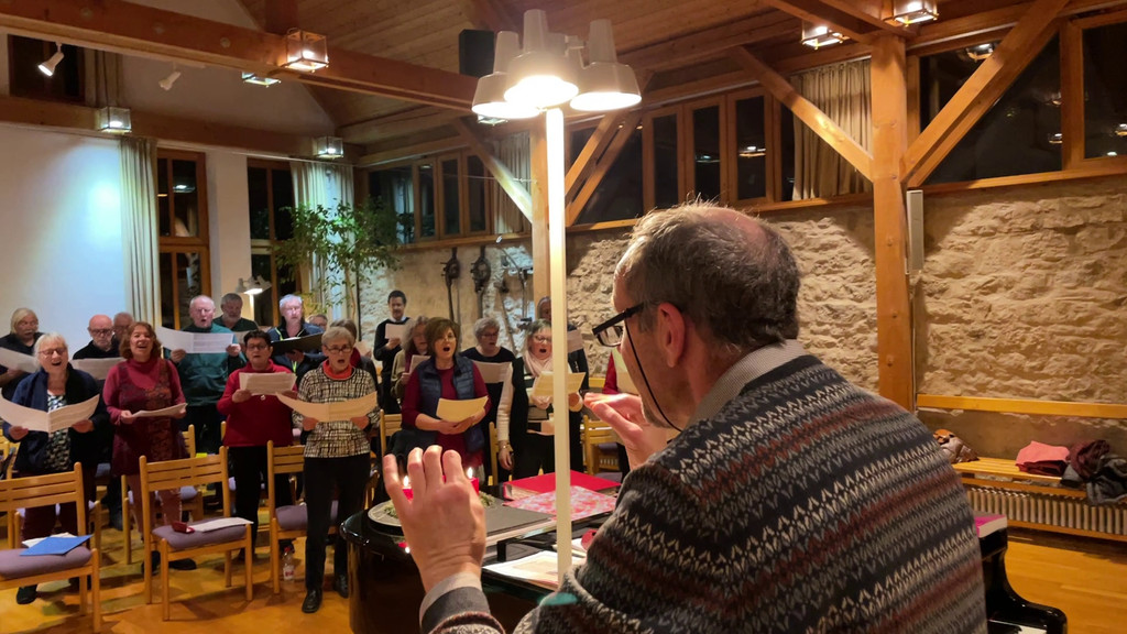 Erstmals kooperieren der Kirchenchor und der Weißenburger Sängerkreis für ein Weihnachtskonzert