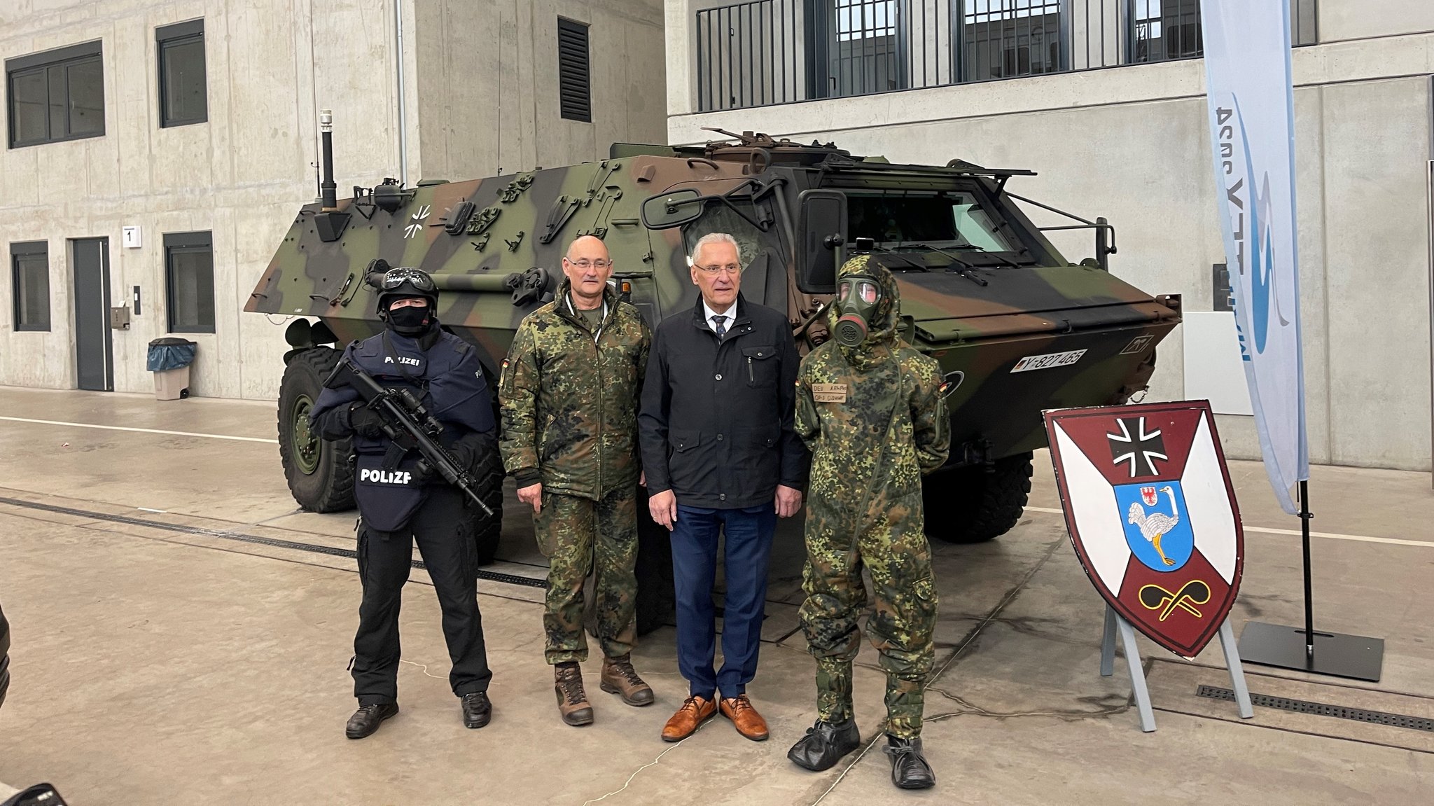 Brigadegeneral Thomas Hambach und Innenminister Joachim Herrmann bei MainTex 2024.