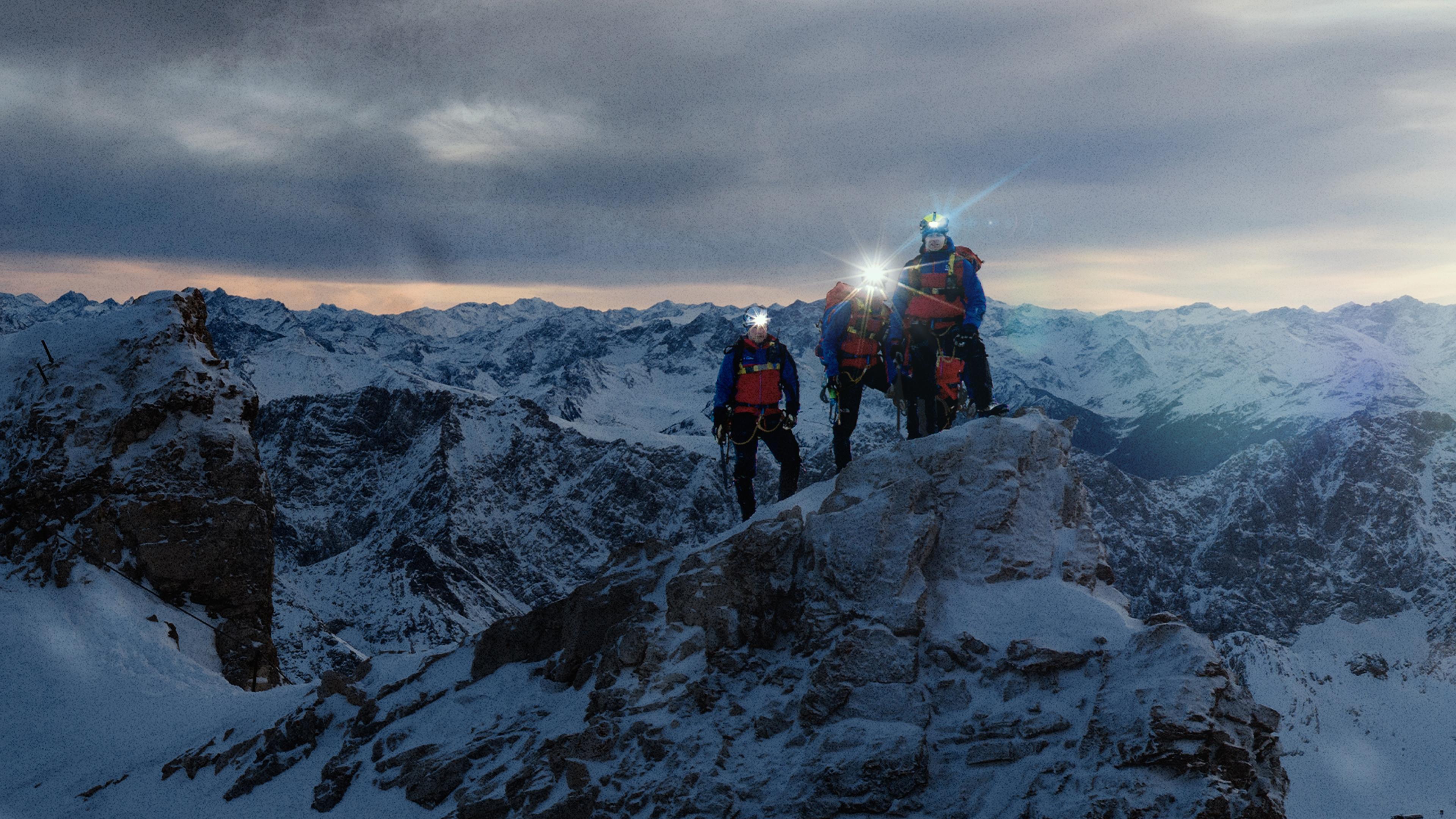 Bergretter der Bergwacht Grainau in der Nähe des Zugspitzgipfels