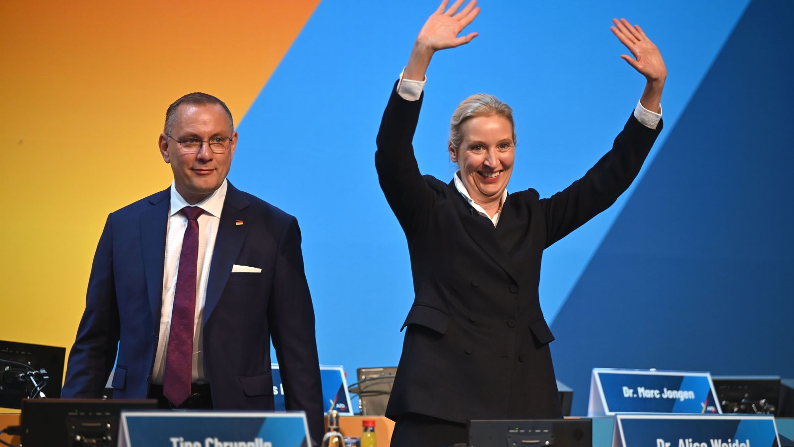 AfD-Parteitag: Führungsduo Weidel und Chrupalla wiedergewählt