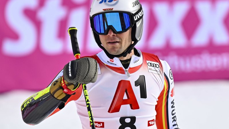 27.10.2024, Österreich, Sölden: Ski alpin, Weltcup, Riesenslalom, Herren, 2. Durchgang in Sölden: Alexander Schmid (Deutschland) reagiert im Ziel. Foto: Jean-Christophe Bott/KEYSTONE/dpa +++ dpa-Bildfunk +++ | Bild: dpa-Bildfunk/Jean-Christophe Bott 27.10.2024, Österreich, Sölden: Ski alpin, Weltcup, Riesenslalom, Herren, 2. Durchgang in Sölden: Alexander Schmid (Deutschland) reagiert im Ziel. Foto: Jean-Christophe Bott/KEYSTONE/dpa +++ dpa-Bildfunk +++
