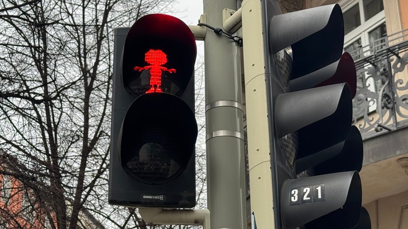 Münchens erste Pumuckl-Ampel im Lehel | Bild: BR/Laura Goudkamp Münchens erste Pumuckl-Ampel im Lehel