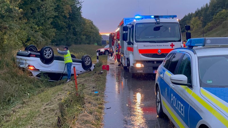 Unfallstelle auf der A3 bei Parsberg. | Bild: NEWS5 / Felix Besold Unfallstelle auf der A3 bei Parsberg.