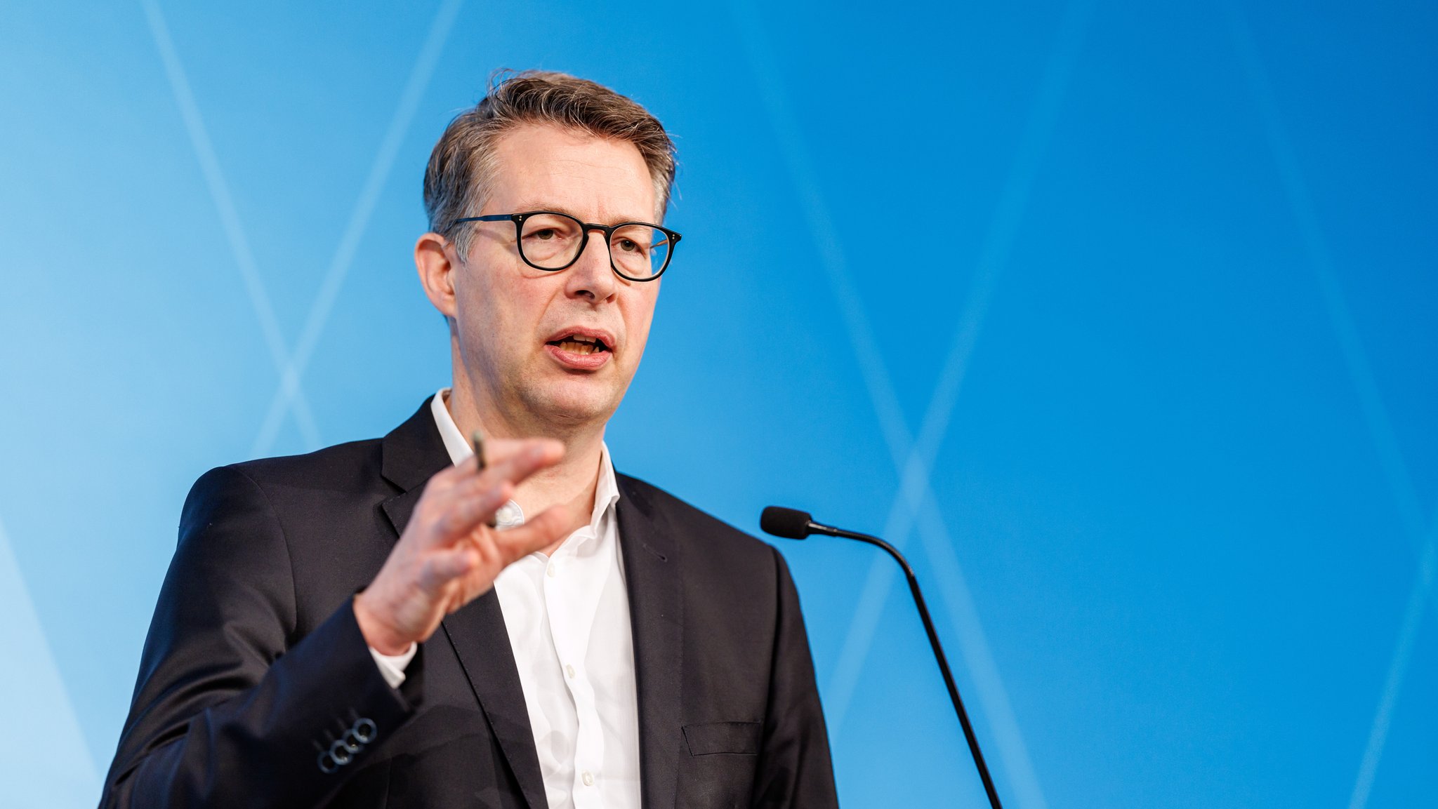 Bayerns Kunstminister Markus Blume (CSU) nimmt an einer Pressekonferenz teil | Bild: picture alliance / dpa | Matthias Balk Bayerns Kunstminister Markus Blume (CSU) nimmt an einer Pressekonferenz teil
