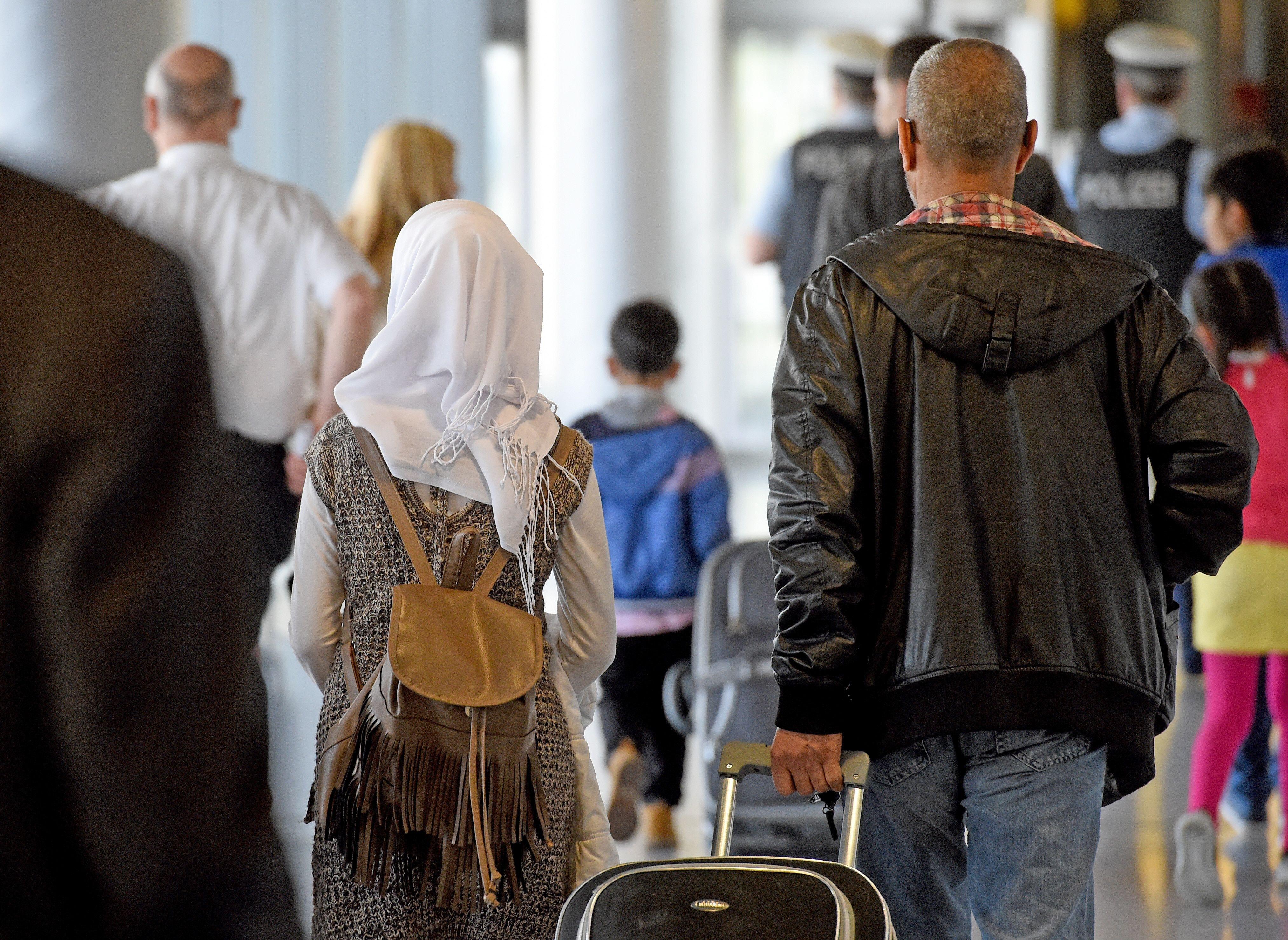 Archivbild: Syrische Flüchtlinge am Flughafen Hannover 