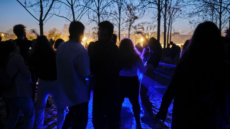 (Symbolbild) Wegen einer unerlaubten Technoparty musste die Polizei in der Nacht auf Sonntag das Autobahndreieck München-Feldmoching sperren. | Bild: picture alliance / SZ Photo | Rolf Zöllner (Symbolbild) Wegen einer unerlaubten Technoparty musste die Polizei in der Nacht auf Sonntag das Autobahndreieck München-Feldmoching sperren.