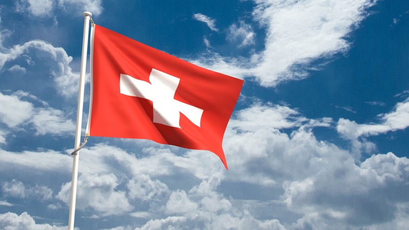 Schweizer Flagge | Bild: stock.adobe.com/StreetOnCamara Schweizer Flagge