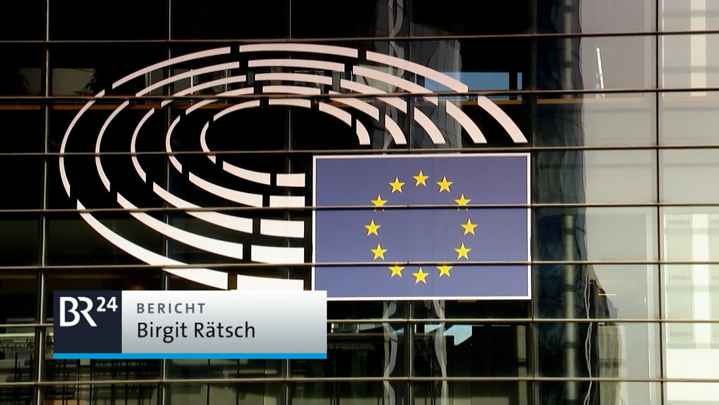 EU-Flagge vor Parlament | Bild: BR EU-Flagge vor Parlament