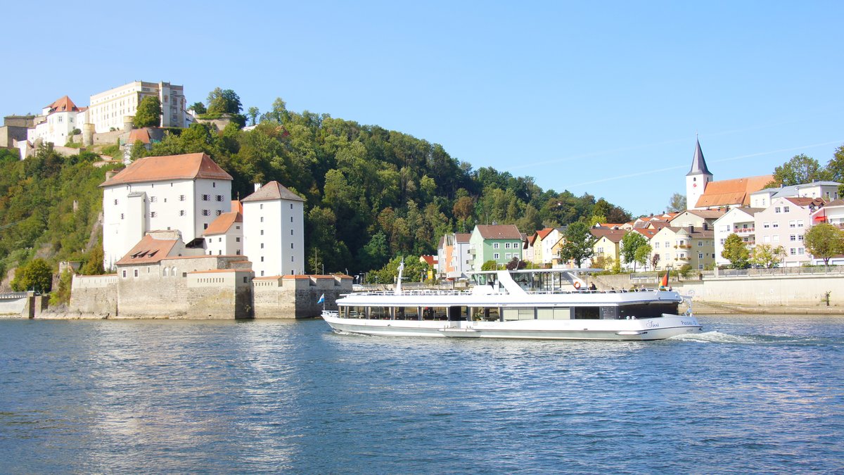 Das Ausflugsschiff "Sissi" in Passau