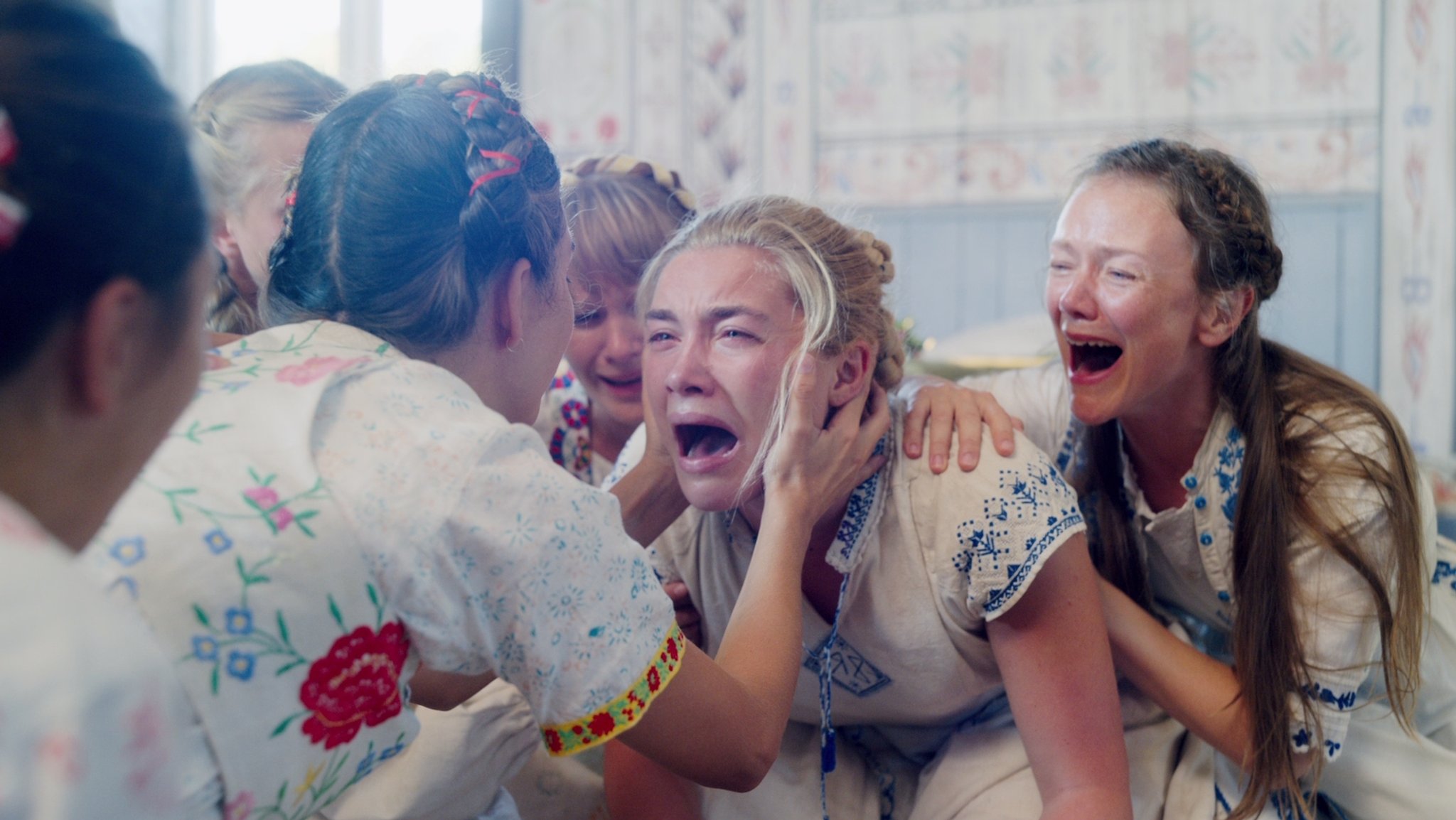 In dieser Kommune stimmt etwas ganz und gar nicht . ("Midsommar"-Filmszene)