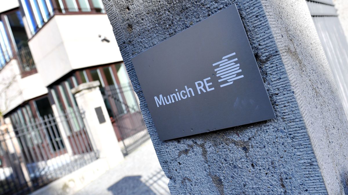 Hauptversammlung Munich Re Ohne Prognose Aber Zuversichtlich Br24