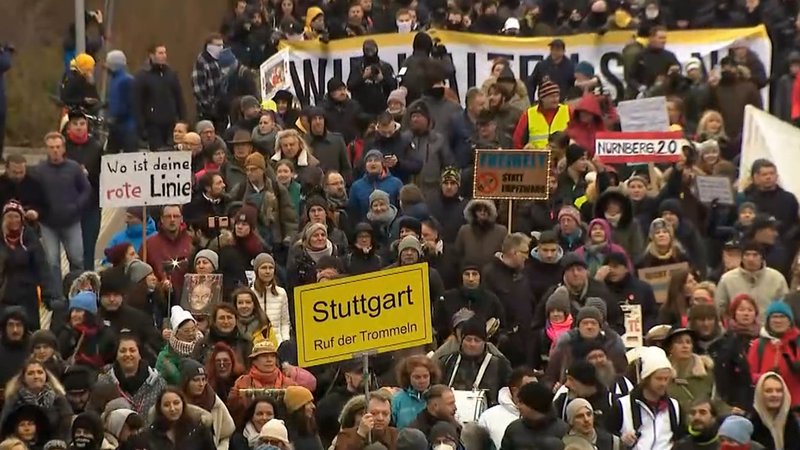 12.000 Anhänger der Querdenken-Szene in Nürnberg (Symbolbild). 