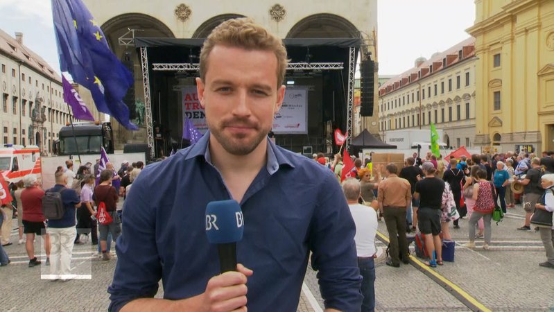 Die Veranstalter wollen ein Zeichen gegen den Populismus setzen. BR-Reporter Manuel Rauch berichtet von der Demonstration in München.