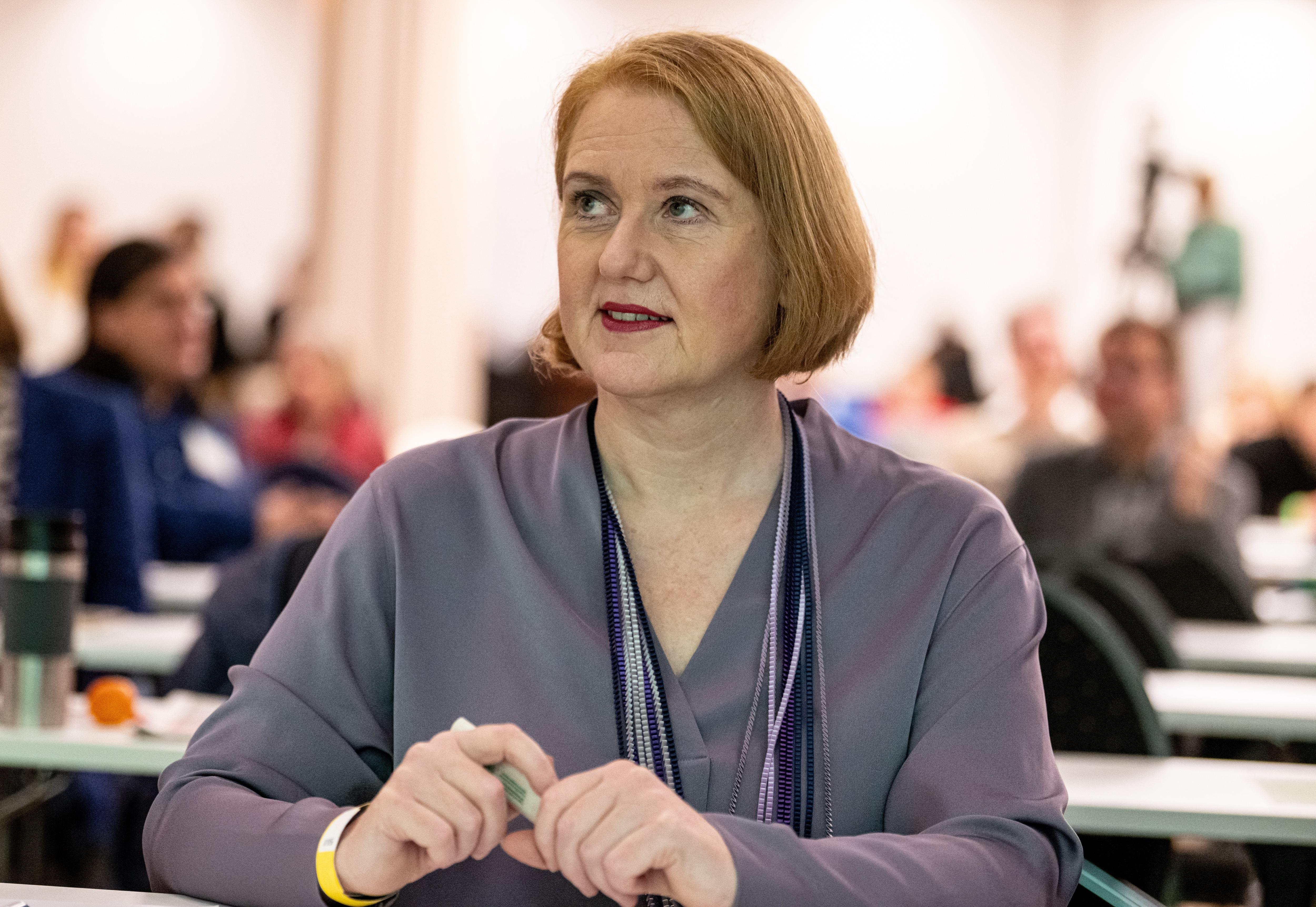 "Millionen Menschen in Deutschland sind von Einsamkeit betroffen", sagt Bundesfamilienministerin Lisa Paus (Grüne).