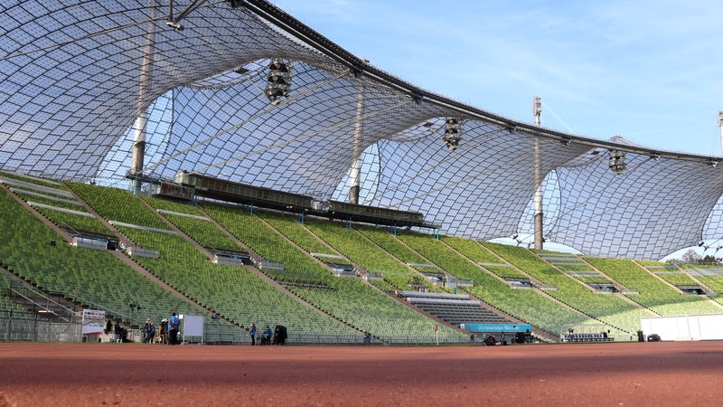 Olympiastadion mit Zeltdach.