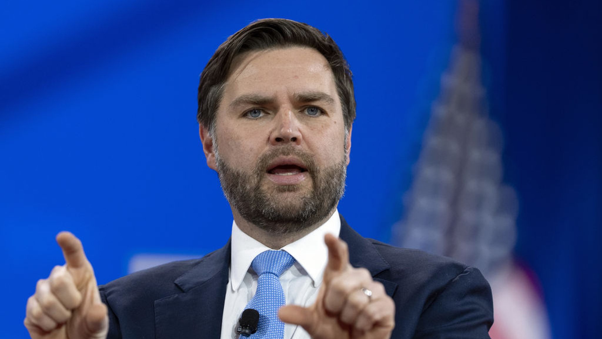 20.02.2025, USA, Oxon Hill: US-Vizepräsident J.D. Vance spricht auf der Conservative Political Action Conference (CPAC) im Gaylord National Resort & Convention Center. Foto: Manuel Balce Ceneta/AP/dpa +++ dpa-Bildfunk +++