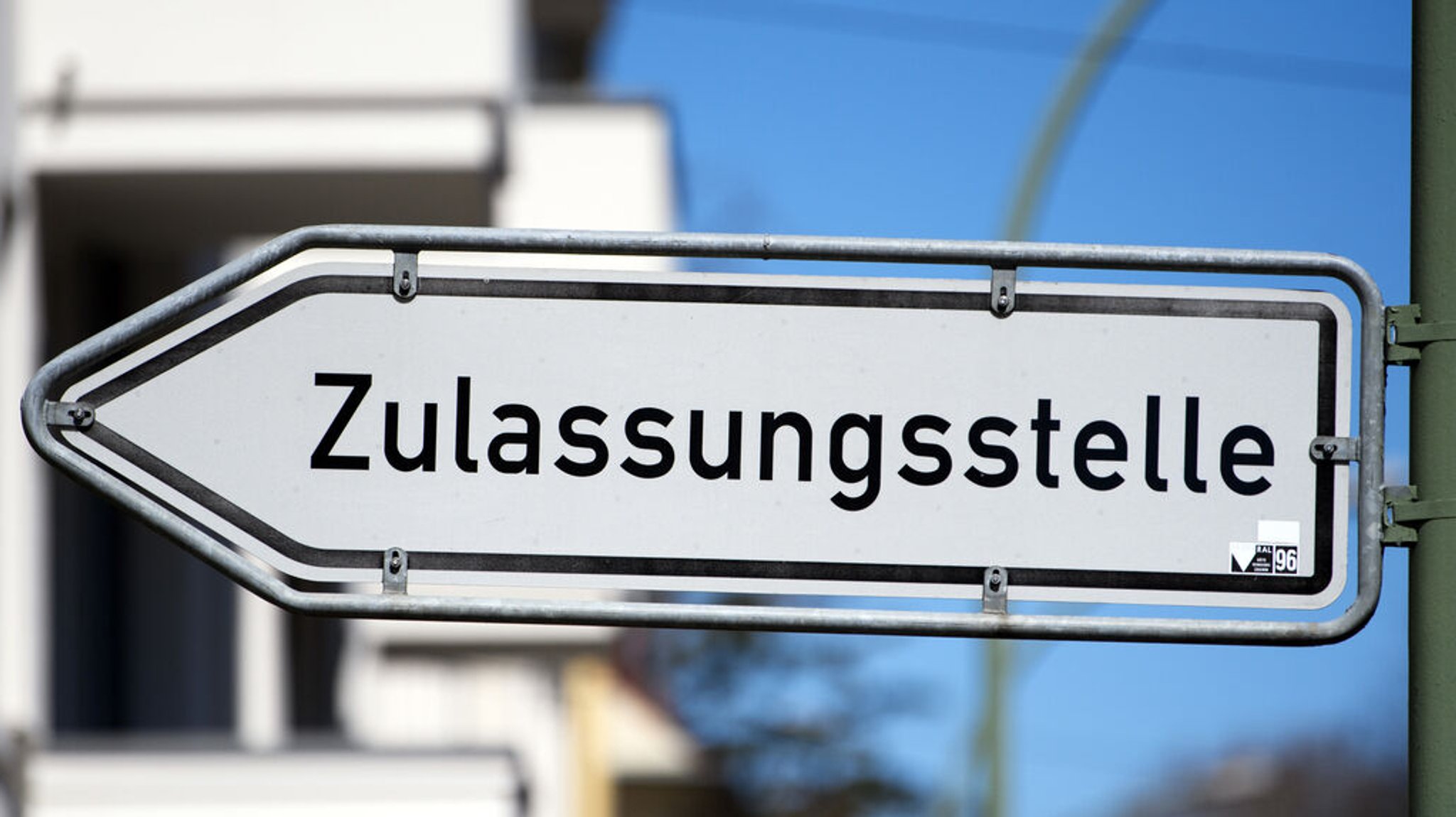 Schild der Zulassungsstelle