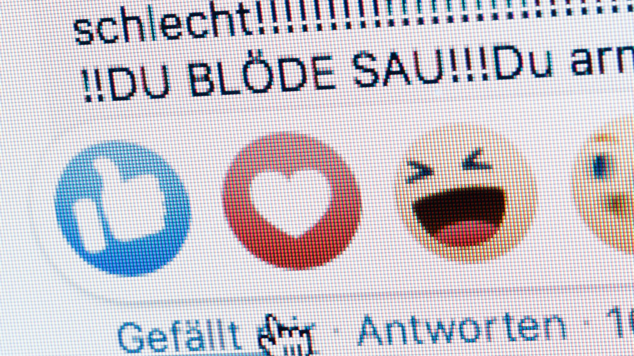 Symbolfoto: Hasskommentar im Internet | Bild: picture alliance / photothek | Thomas Trutschel/photothek.de Symbolfoto: Hasskommentar im Internet