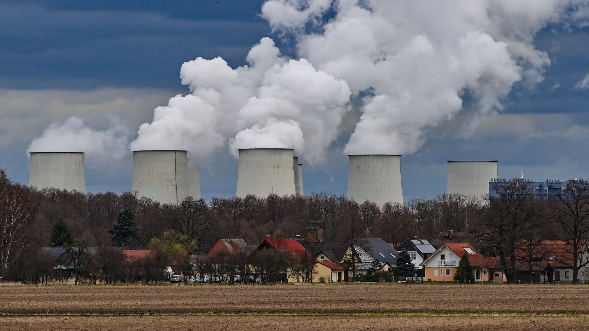 Braunkohlekraftwerk in der Lausitz, aufgenommen am 05.04.22 (Symbolbild).