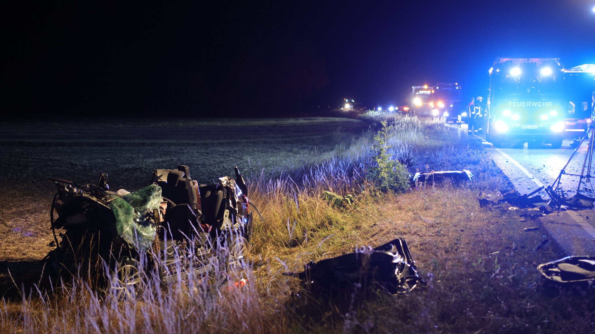 Tödlicher Unfall bei Dietersheim (Lkr. Neustadt/Aisch-Bad Windsheim) | Bild: NEWS5 / Markus Zahn Tödlicher Unfall bei Dietersheim (Lkr. Neustadt/Aisch-Bad Windsheim)