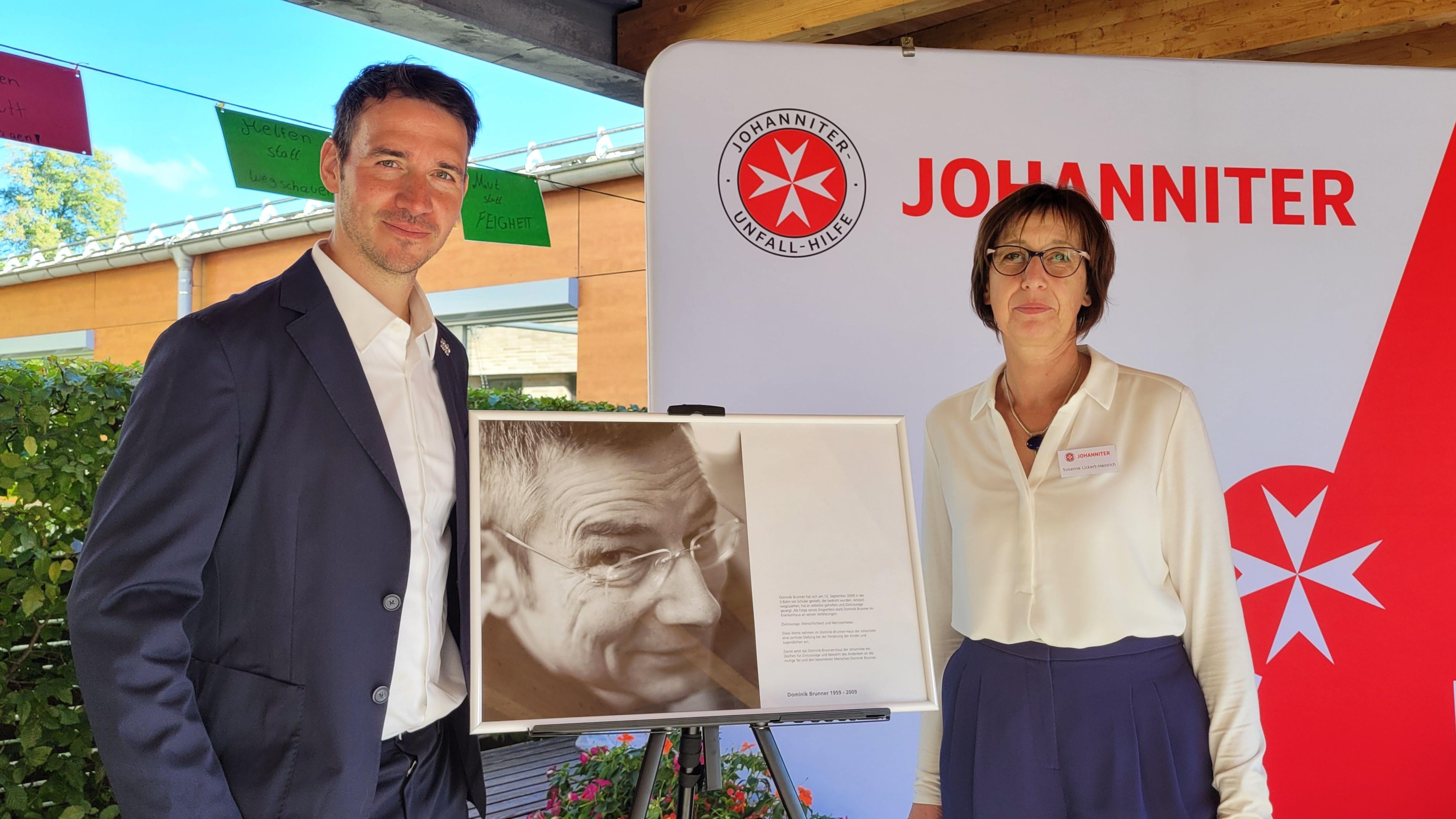 Gedenkfeier zum 15. Todestag mit Felix Neureuther und Susanne Lickert-Heinrich vom Vorstand der Johanniter-Unfallhilfe München