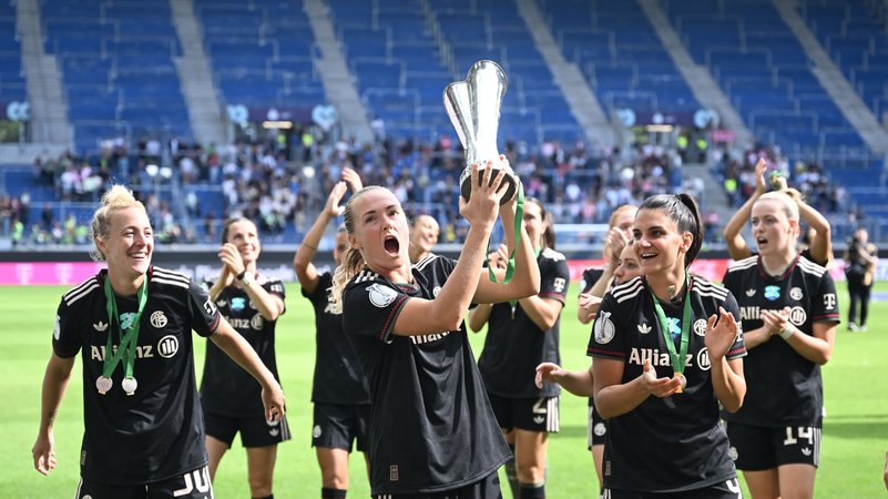 Supercup Frauen FC Bayern - VfL Wolfsburg | Bild: picture alliance/dpa Supercup Frauen FC Bayern - VfL Wolfsburg