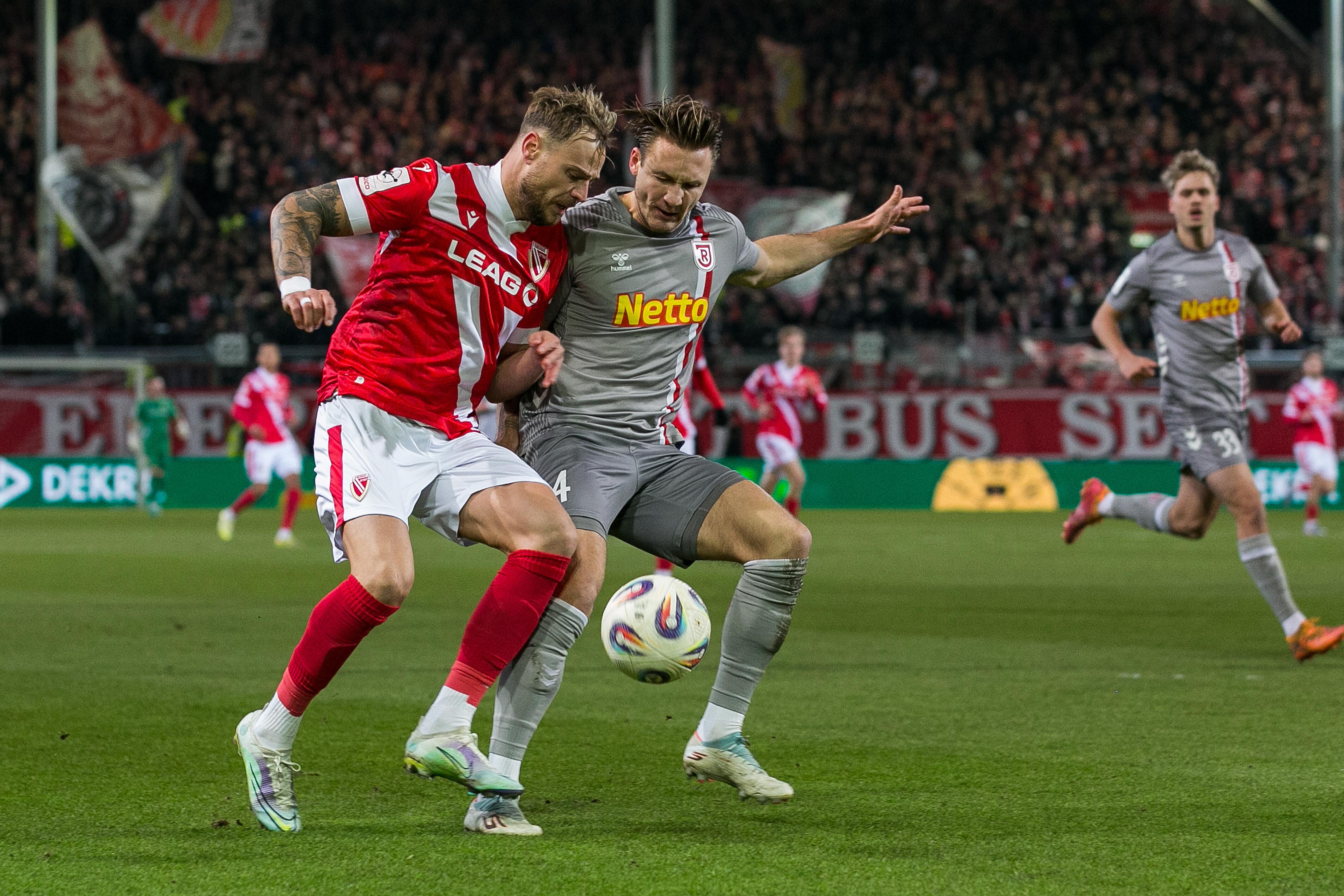 Spielszene FC Energie Cottbus vs. SSV Jahn Regensburg