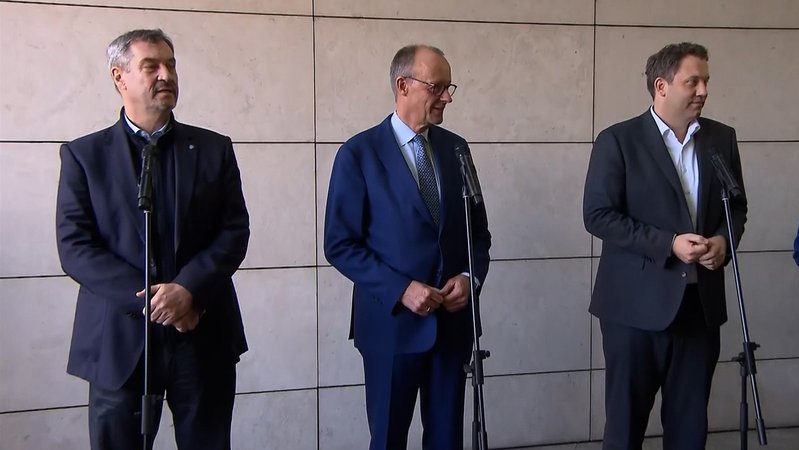 Nach Beratungen in 16 Arbeitsgruppen werden die Verhandlungen jetzt mit den Spitzenpolitikern der Parteien fortgesetzt. | Bild: BR 2025 Nach Beratungen in 16 Arbeitsgruppen werden die Verhandlungen jetzt mit den Spitzenpolitikern der Parteien fortgesetzt.