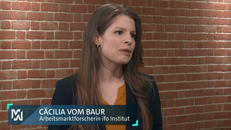 In der BR-Sendung mehr/wert informiert Cäcilia vom Baur, Arbeitsmarktforscherin am Münchner Ifo Institut, über aktuelle Entwicklungen | Bild: BR In der BR-Sendung mehr/wert informiert Cäcilia vom Baur, Arbeitsmarktforscherin am Münchner Ifo Institut, über aktuelle Entwicklungen