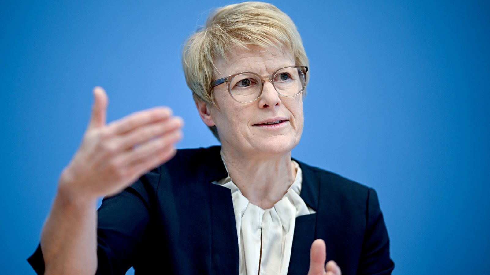 Wirtschaftsweise kritisiert Regierung: “Bisher nicht geliefert“ Wirtschaftsweise kritisiert Regierung: “Bisher nicht geliefert“