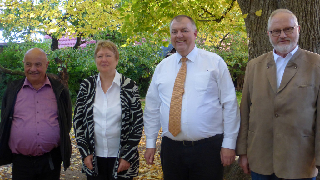 Vorstand : Dr. HG Koch (Schriftführer), Charlotte Scheffler (2. Vorsitzende), Claus Ebeling (1. Vorsitzender), Fritz Rückert (Kassenverwalter)