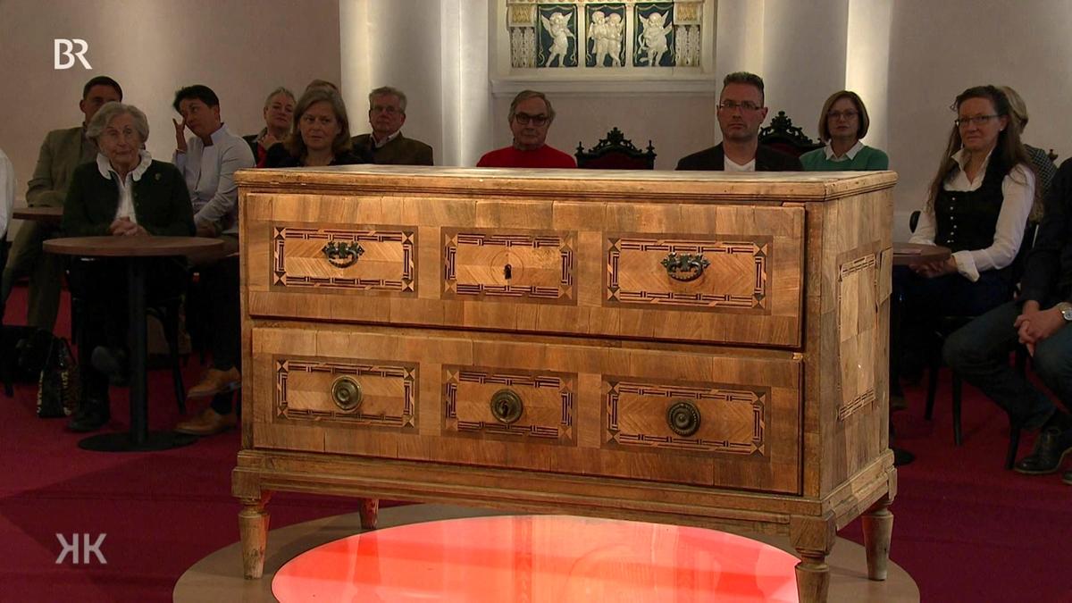 Louis-Seize-Kommode: Berner Luxus | Möbel | Schatzkammer | Kunst + ... Louis-Seize-Kommode: Berner Luxus | Möbel | Schatzkammer | Kunst + ...