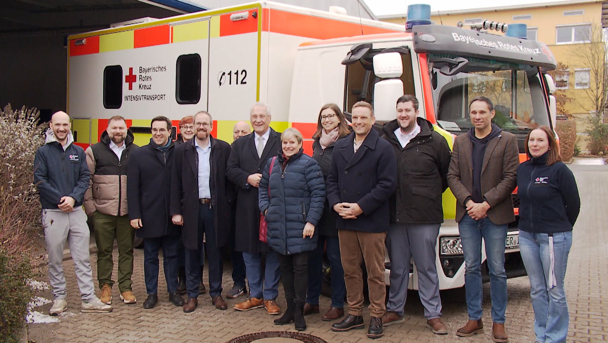Bayerns Rettungskräfte kümmern sich um die Sicherheit, auch an Silvester. Innenminister Joachim Herrmann hat heute einige in Erlangen besucht.