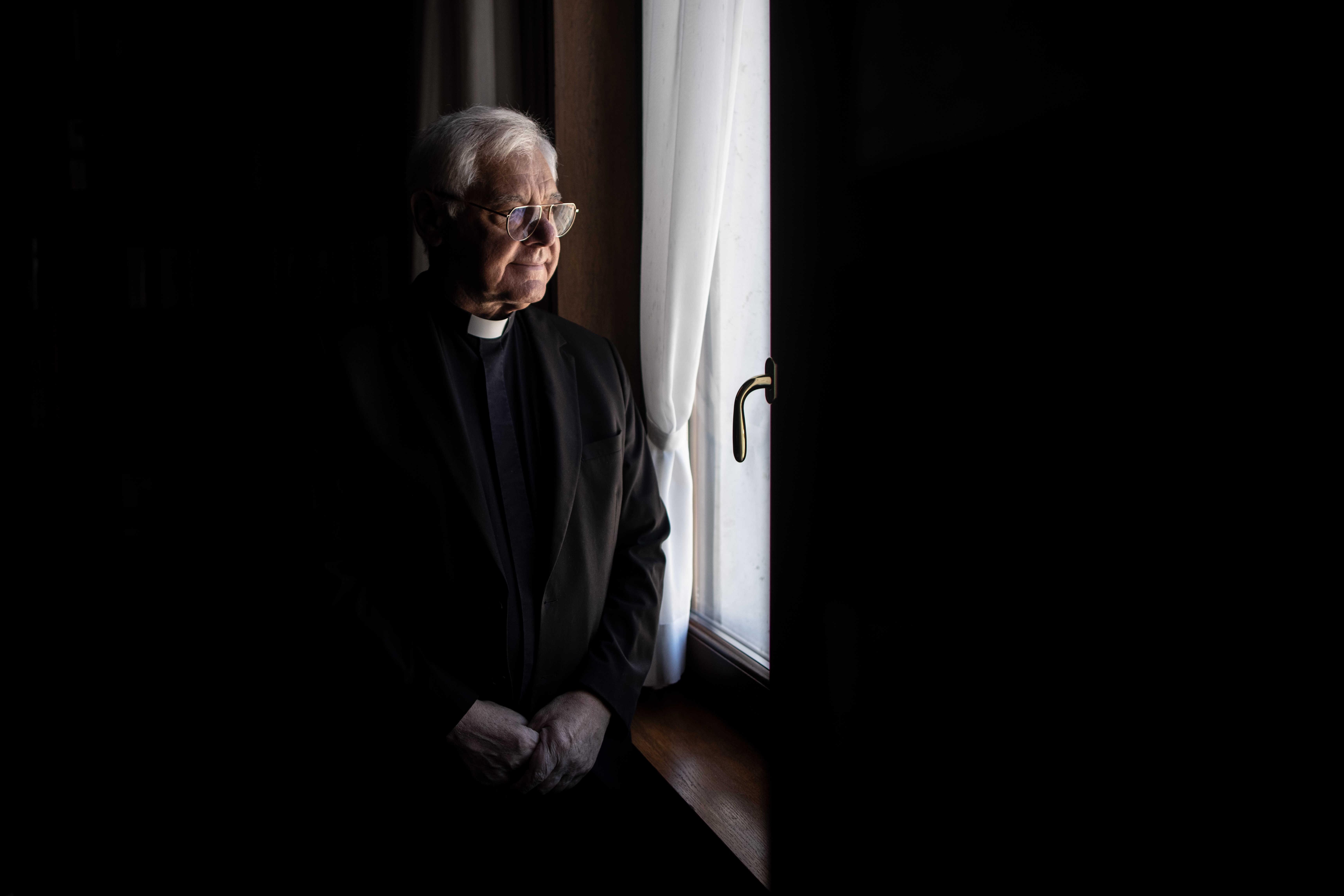 Kardinal Müller in seinem Arbeitszimmer (Archivbild)