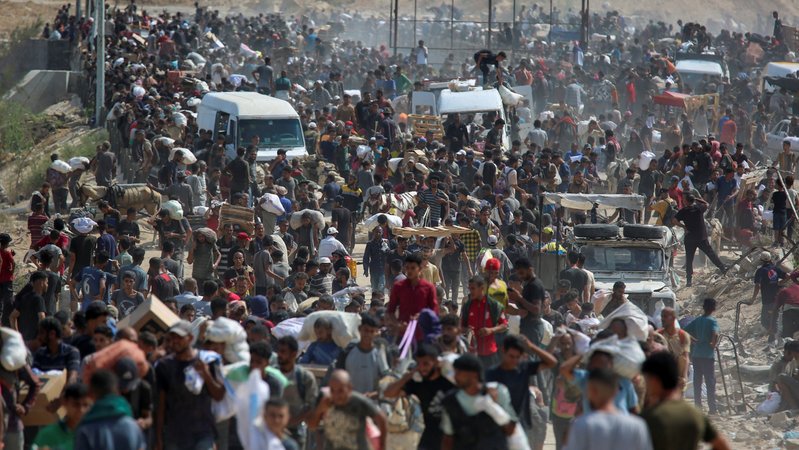 04.08.2025: Menschen bei der GHF-Ausgabestelle im Gazastreifen | Bild: REUTERS/Stringer 04.08.2025: Menschen bei der GHF-Ausgabestelle im Gazastreifen
