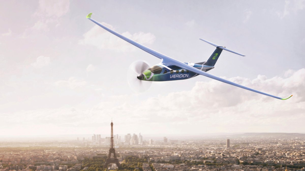 In einem künstlich erzeugten Bild fliegt ein Flugzeug von Vaeridion über Paris.