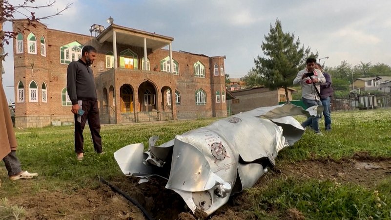Das indische Militär hat nach eigenen Angaben Stellungen von Terroristen in Pakistan bombardiert. Laut Pakistan wurden 31 Menschen getötet. | Bild: Bayerischer Rundfunk 2025 Das indische Militär hat nach eigenen Angaben Stellungen von Terroristen in Pakistan bombardiert. Laut Pakistan wurden 31 Menschen getötet.