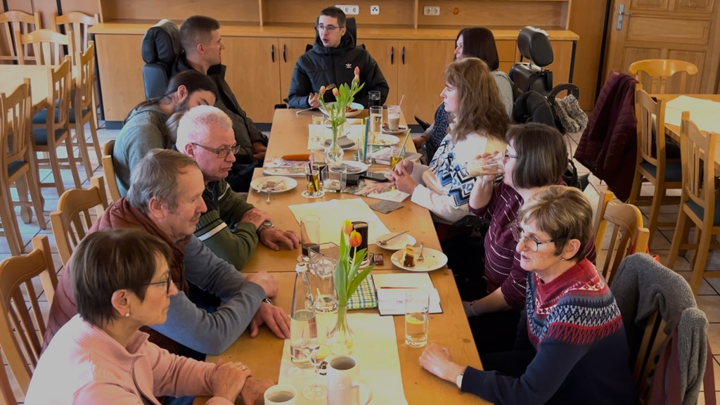 Eine Selbsthilfegruppe für Muskelkranke trifft sich in Straubing. | Bild: BR/Rothkegel Eine Selbsthilfegruppe für Muskelkranke trifft sich in Straubing.