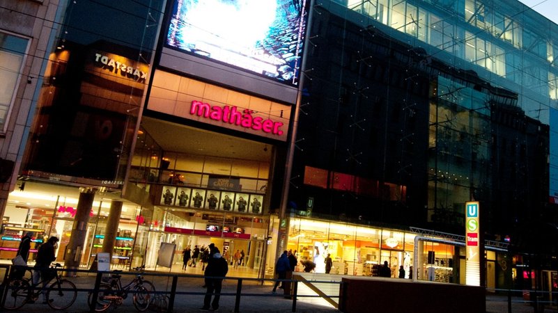 Archivbild: Mathäser-Passage in München | Bild: picture alliance / dpa | Tobias Hase Archivbild: Mathäser-Passage in München