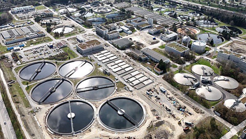 Ein Klärwerk bei München von oben | Bild: picture alliance Ein Klärwerk bei München von oben