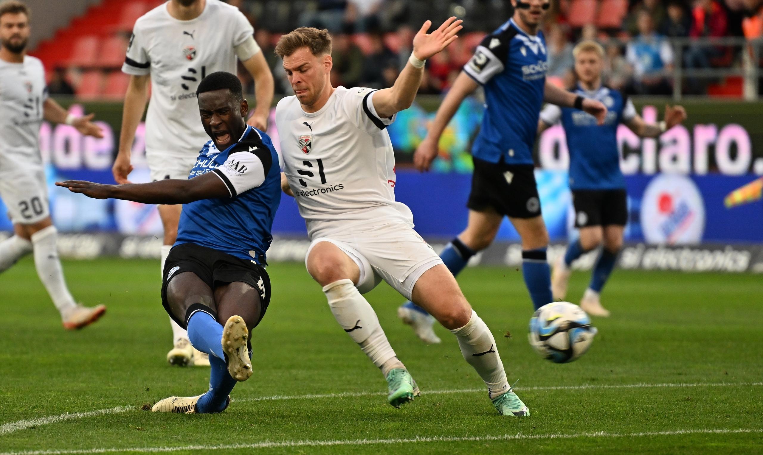 Spielszene FC Ingolstadt - Arminia Bielefeld