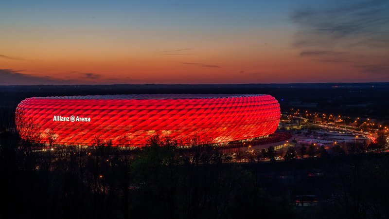 Die Allianz Arena im Norden von München | Bild: picture alliance / CHROMORANGE | Sandra Altkuckatz Die Allianz Arena im Norden von München