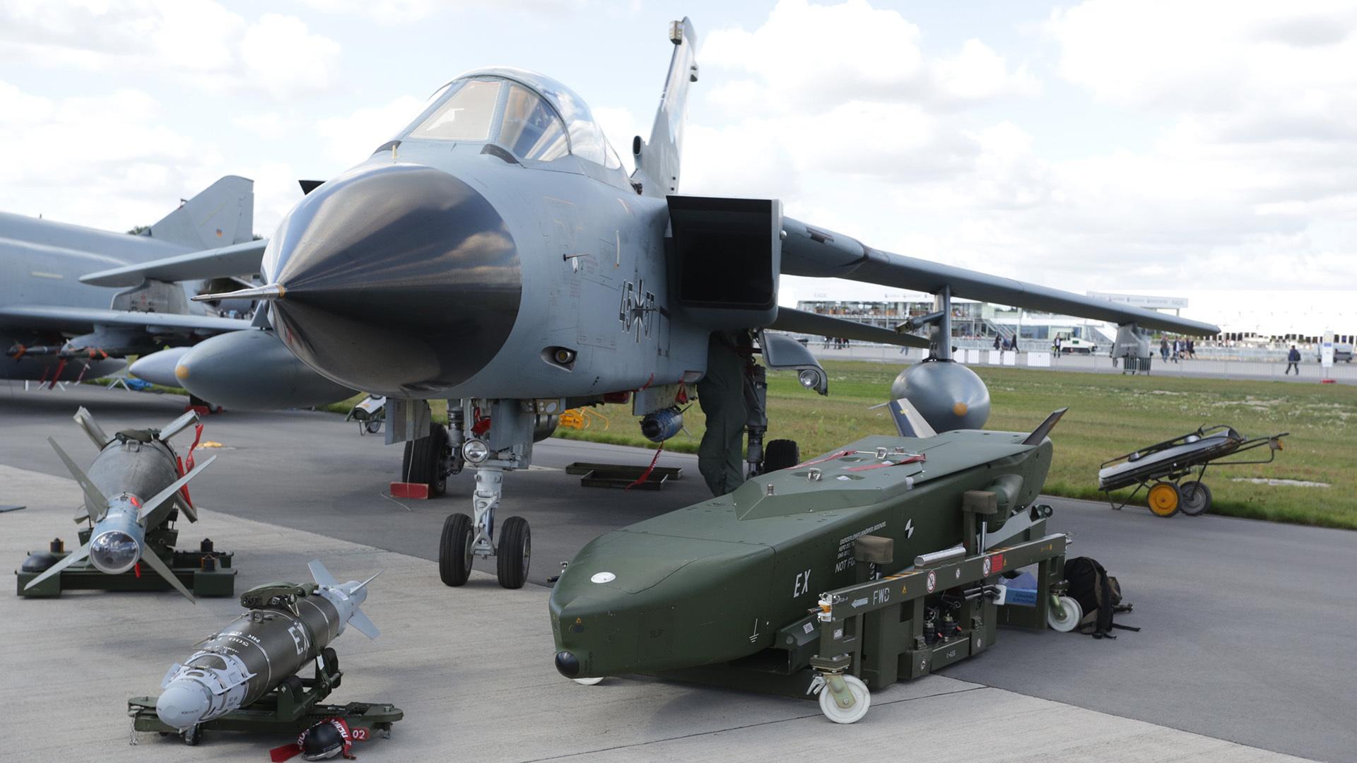 Mehr Waffen für die Ukraine - dazu haben die Ampelfraktionen heute im Bundestag einen Antrag beschlossen.