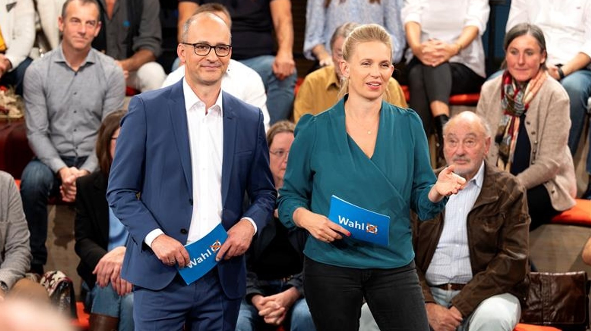 Das BR Fernsehen bringt Bürgerinnen und Bürger mit der Bundespolitik zusammen: In zwei BR24 Wahlarenen stellen sich die bayerische Spitzenkandidaten und Kandidatinnen den Bürgerfragen. 